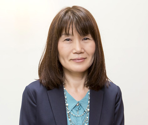  山本 佐知子