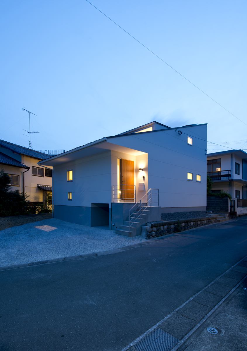 緑がのぞく音楽室のある住まい