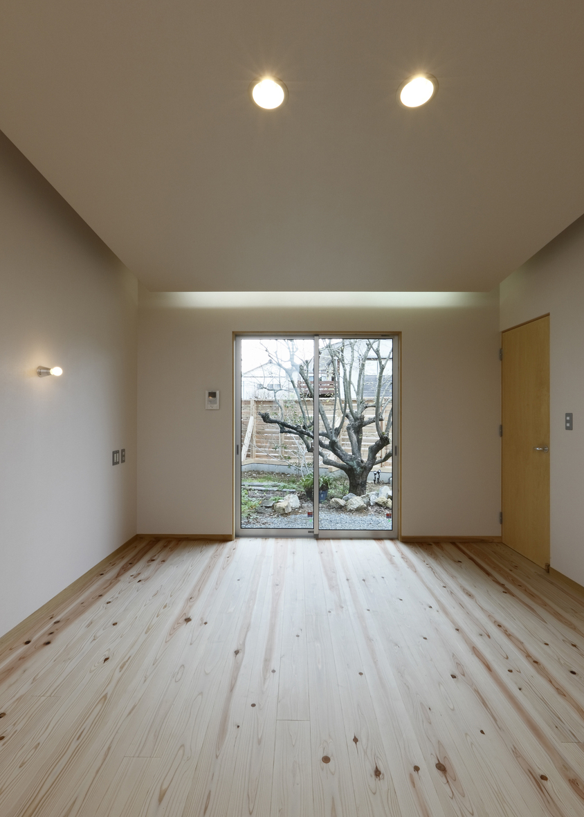 四季と暮らす中庭を囲む住まい