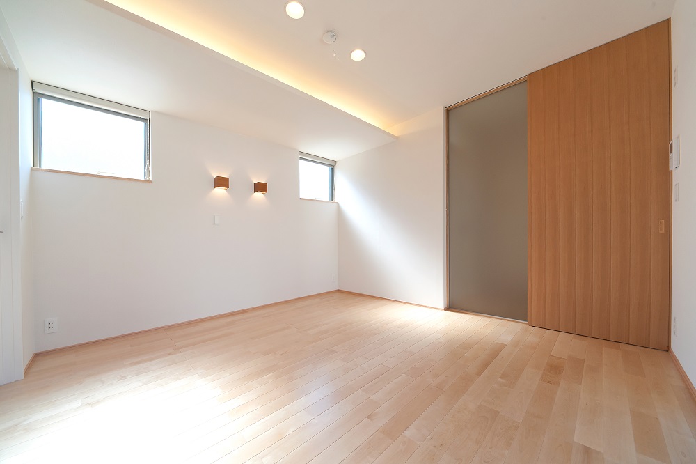 中庭を囲む平屋