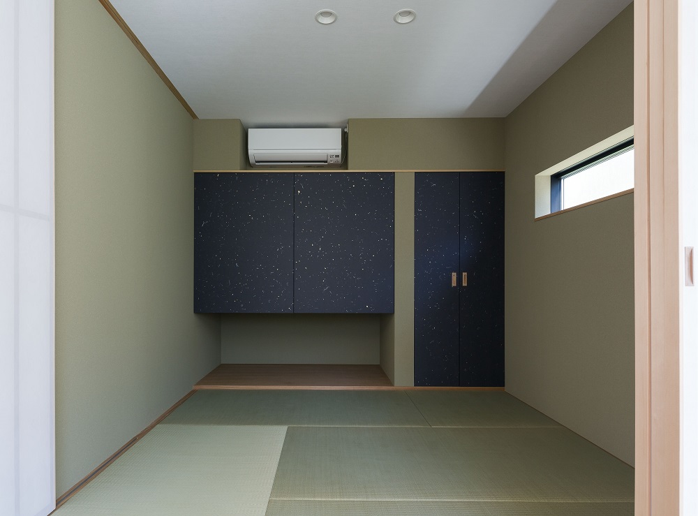 中庭のある平屋のガレージハウス