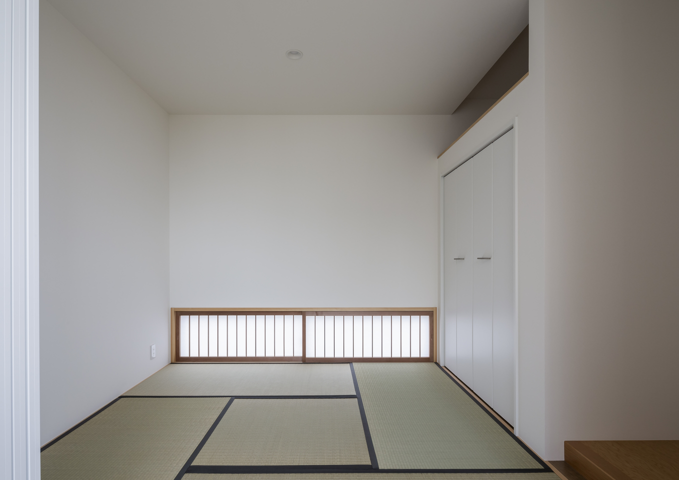 中庭を囲む平屋の住まい